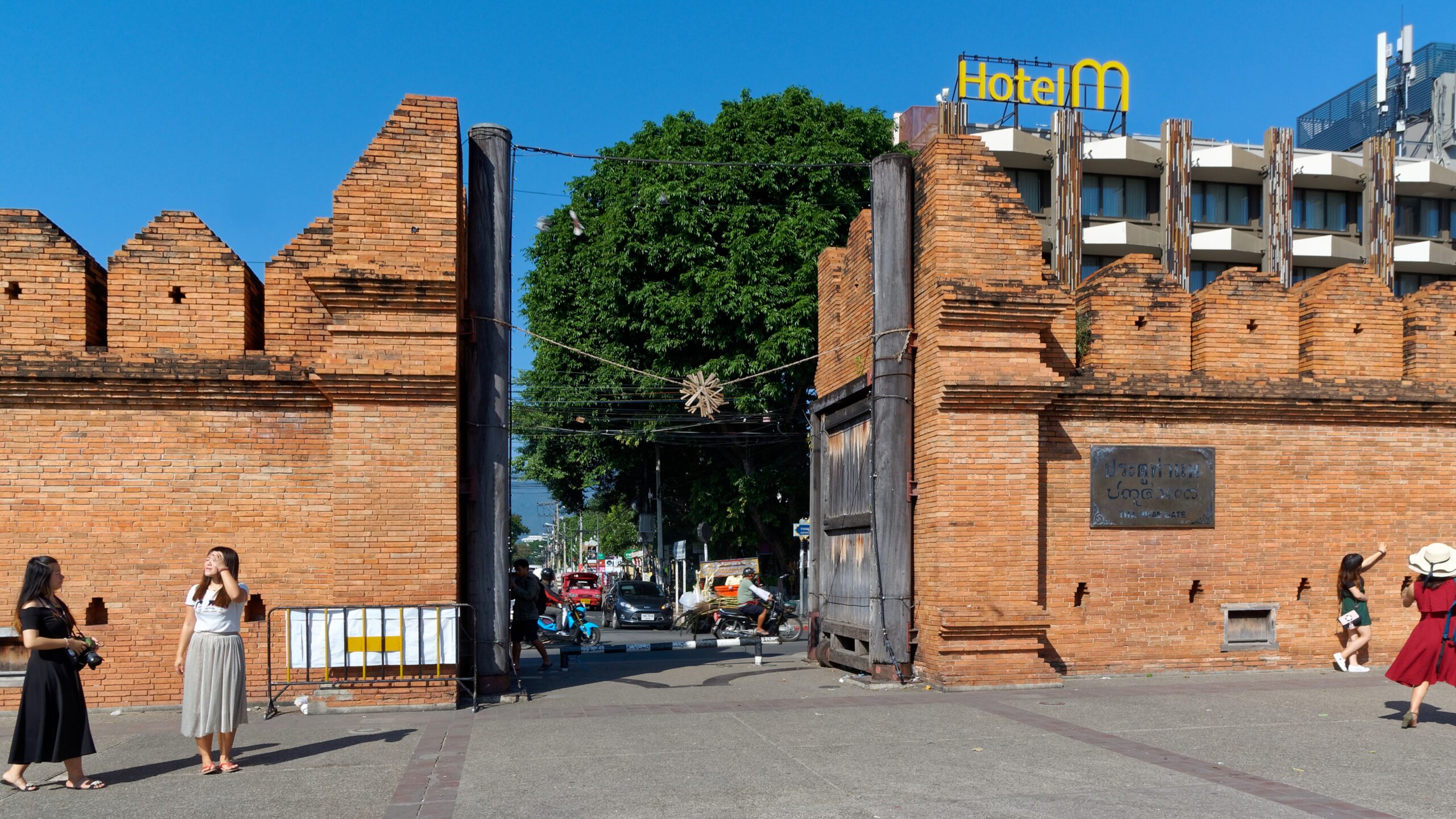 Unveiling the Grandeur of Tha Phae Gate in Thailand