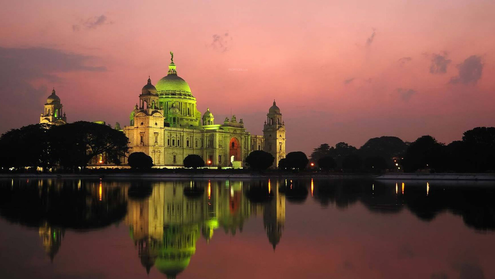 Ancient Monuments of Kolkata known as Calcutta, the City of Joy