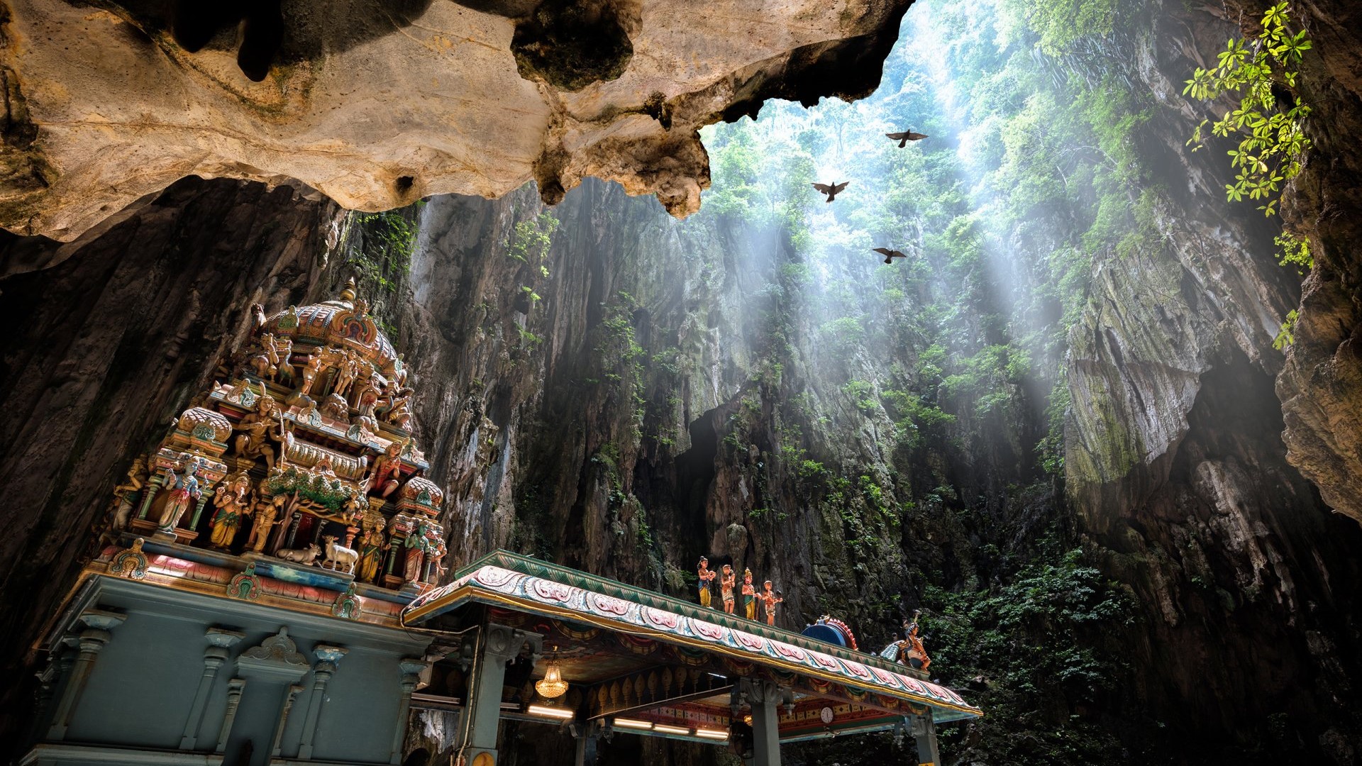 Exploring the Magnificent Batu Caves of Malaysia