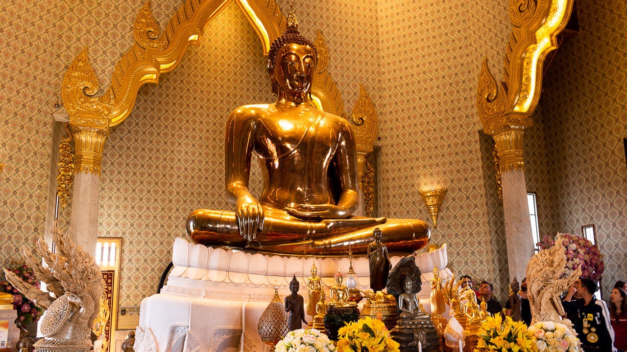 Wat Traimit: Temple of Golden Buddha in thailand
