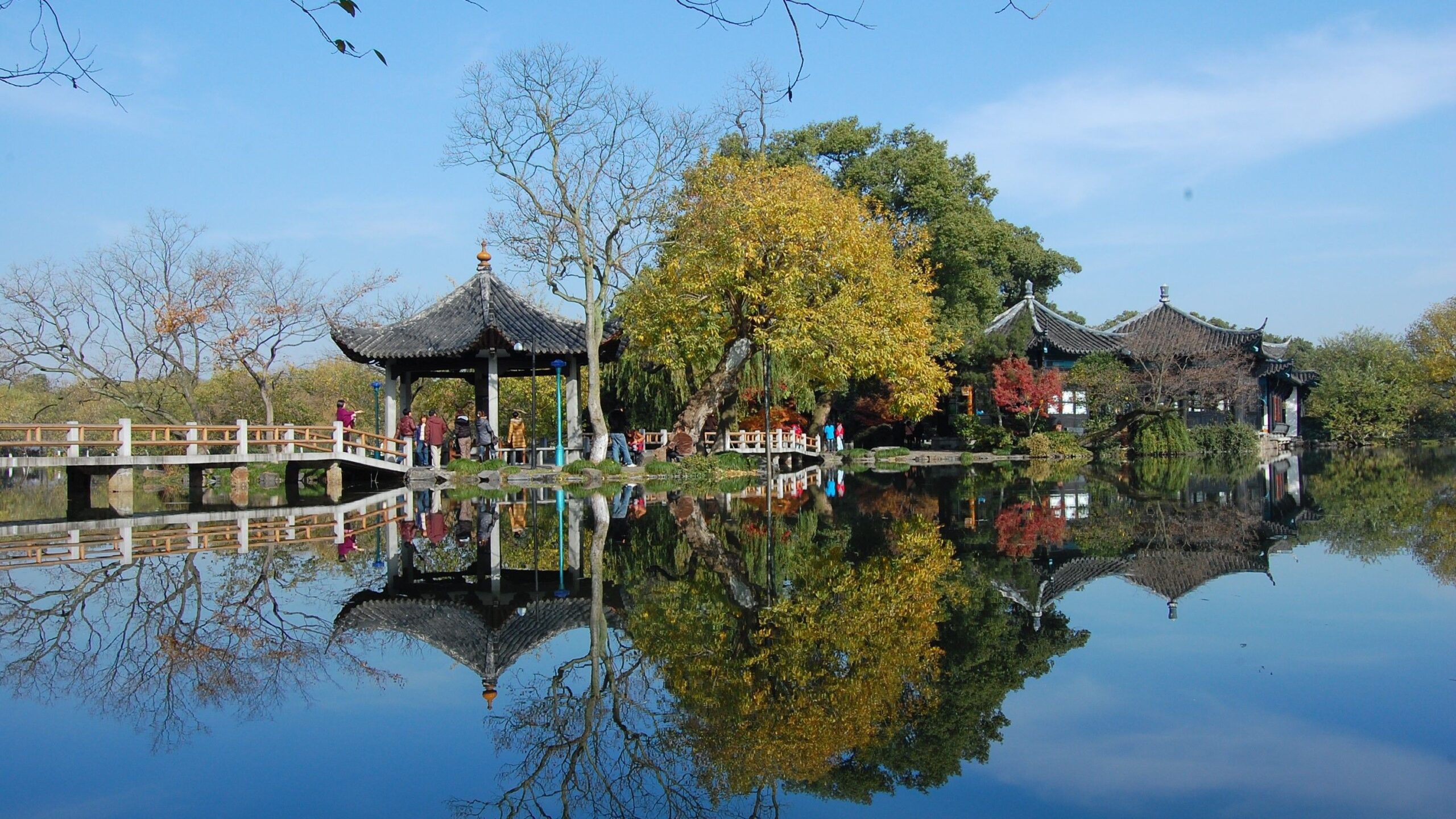 West Lake: A Serene Oasis in the Heart of Hangzhou
