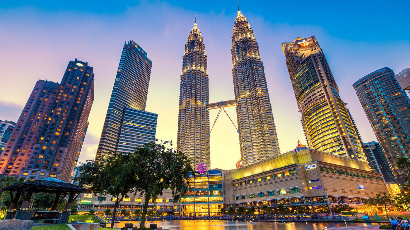 Petronas Twin Towers: The Iconic Skyscrapers of Kuala Lumpur
