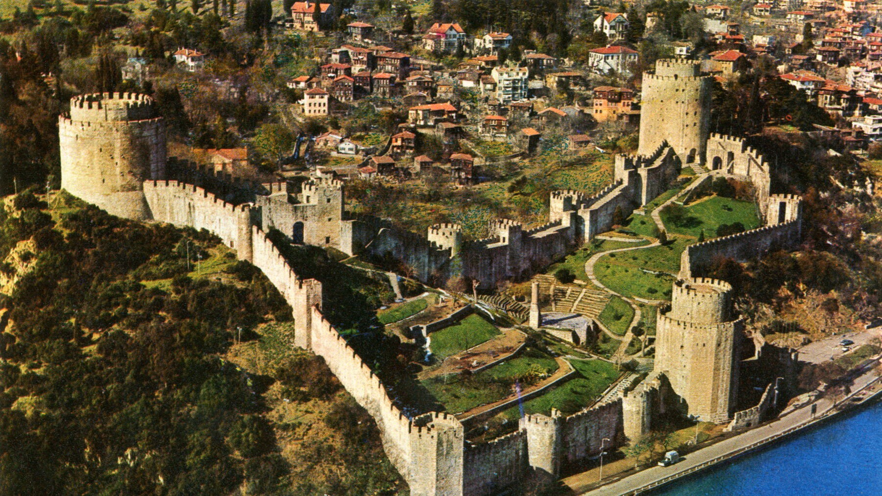 Rumeli Fortress: Istanbul's Mighty Sentinel on the Bosphorus