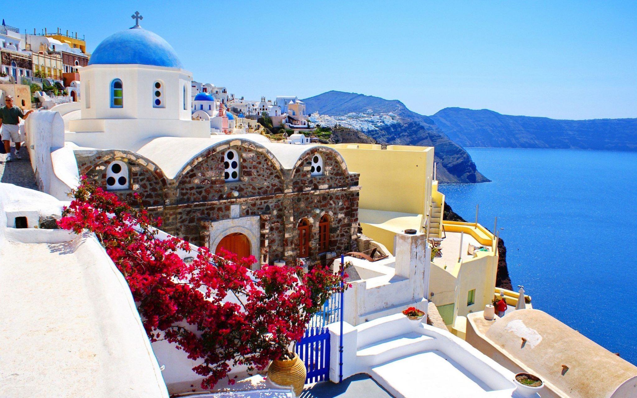 Santorini: A Breathtaking Cycladic Paradise