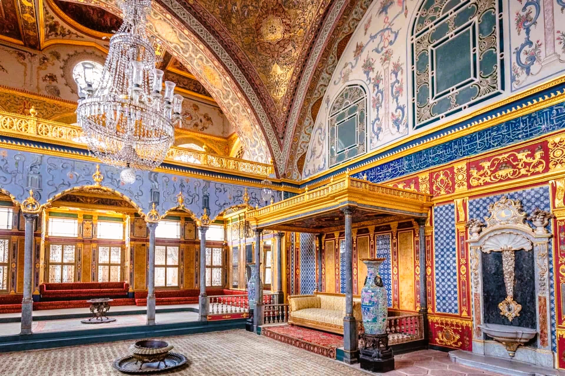 Topkapı Palace: An Opulent Journey Through Ottoman Splendor