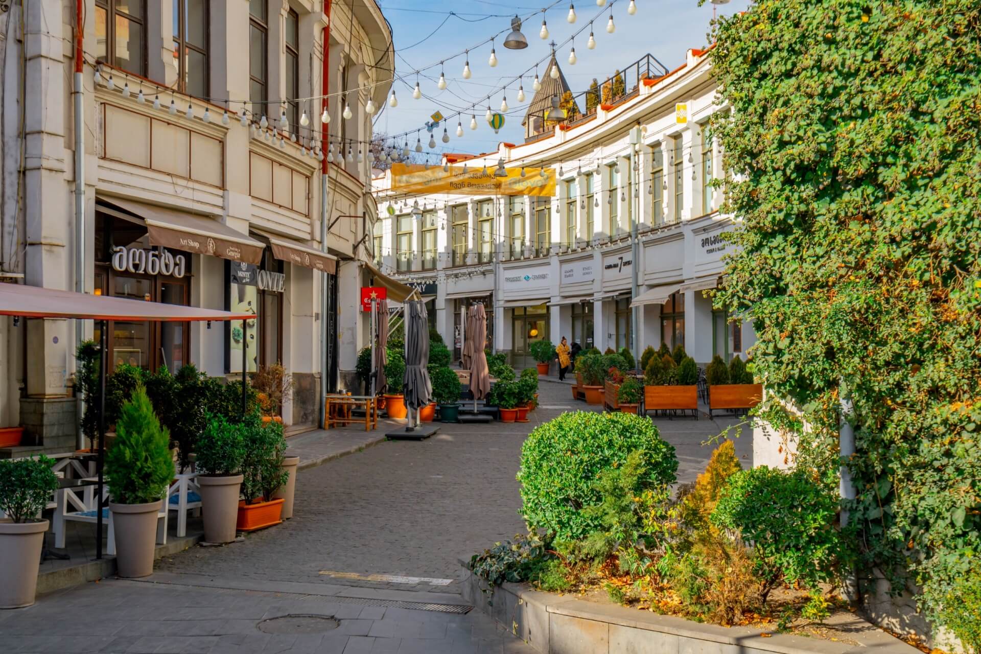 Exploring the Vibrant Pekini Street of Tbilisi