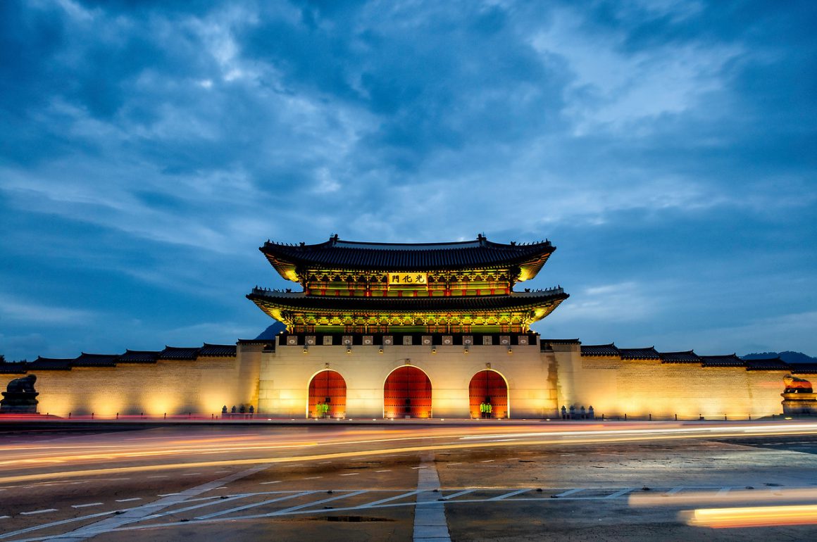 Gwanghwamun Gate: The Majestic Entrance to South Korea's Royal Heritage